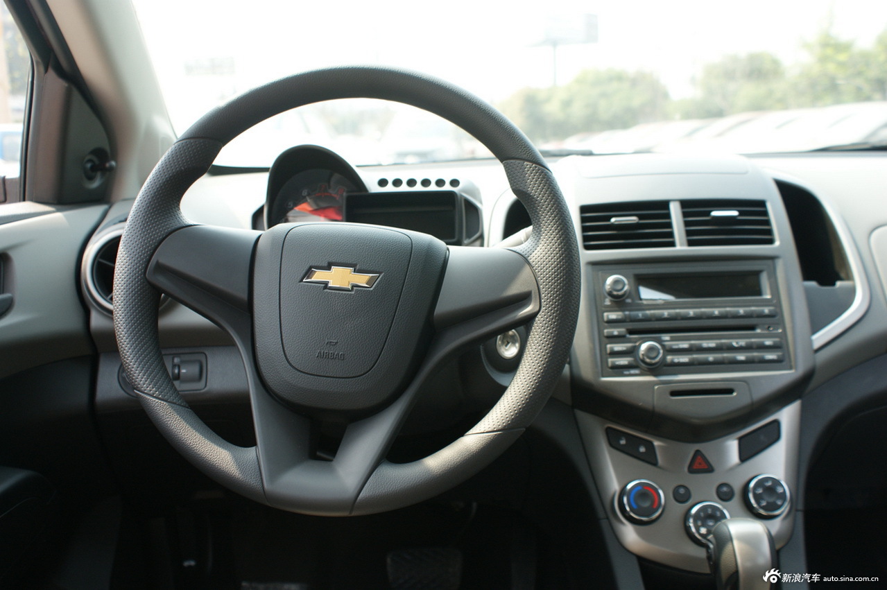 2011款爱唯欧_爱唯欧内饰图片24738938_汽车图库_新浪汽车_新浪网