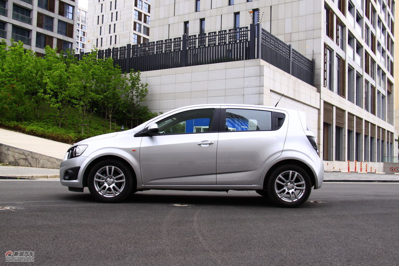 雪佛兰爱唯欧外观实拍图