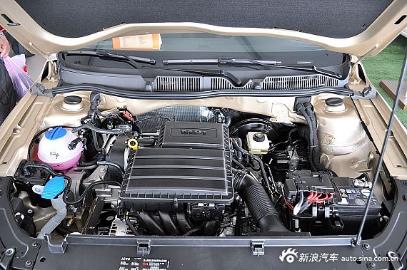 2013款朗逸1.6L自动舒适版 睿智金