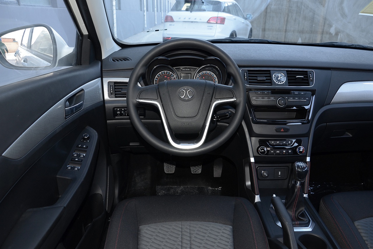 2016款北汽绅宝x55 1.5l手动标准版