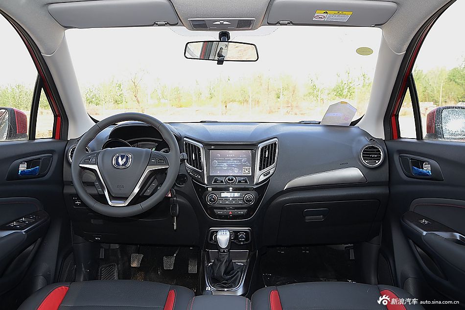 2016款长安CS15 1.5L手动豪华版