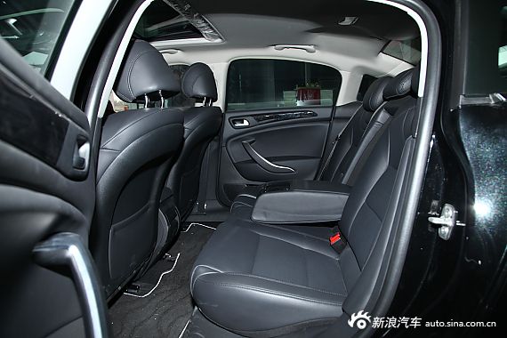 2013款东风雪铁龙C5 2.0L自动尊享型