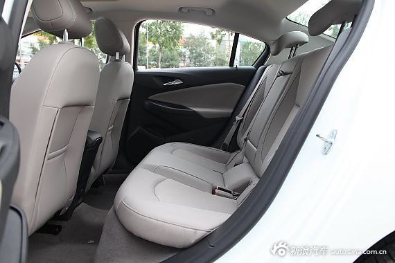 2015款科鲁兹 1.5L 自动精英版