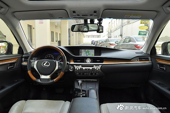 2014款雷克萨斯ES250自动豪华版