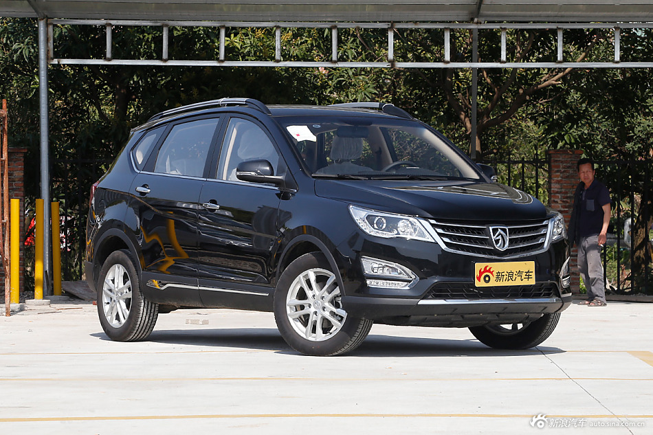2015款宝骏560 1.8L手动精英型