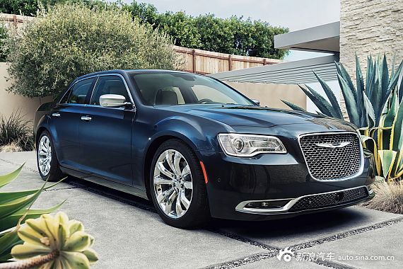 2015款克莱斯勒300C官方图