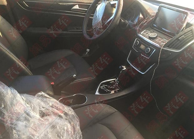 年内上市 东风风神AX5高/低配内饰曝光