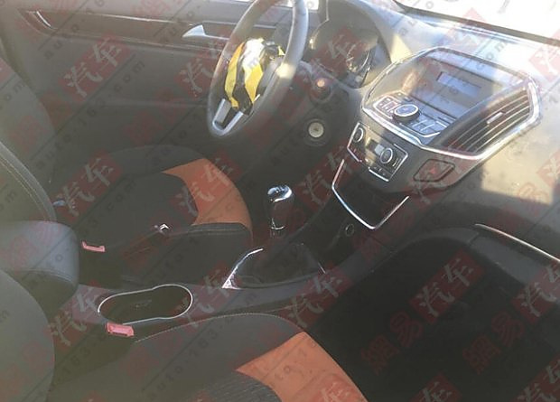 年内上市 东风风神AX5高/低配内饰曝光