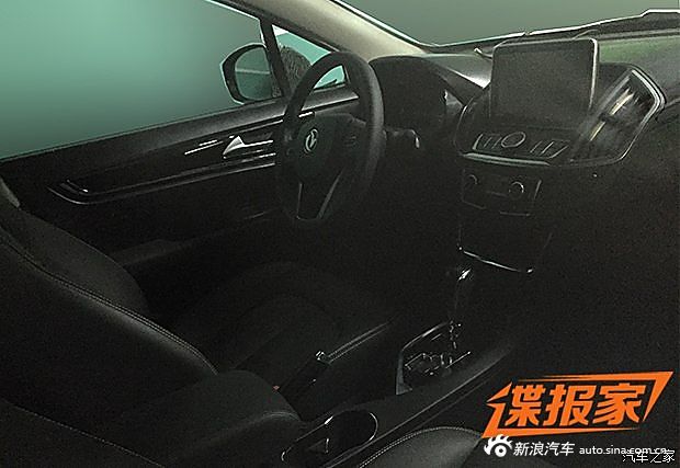 东风全新SUV伪装谍照