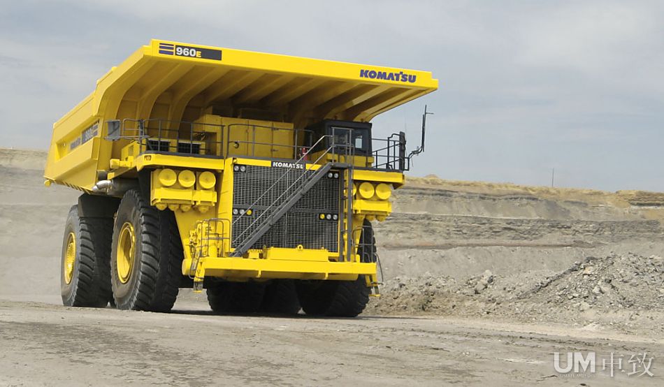 家里涨水了 有没有十几万不怕路面积水的车!