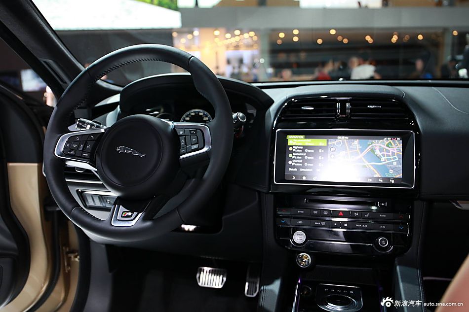 2015广州车展 实拍捷豹F-PACE