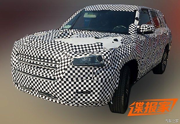 长安中型SUV CS95谍照