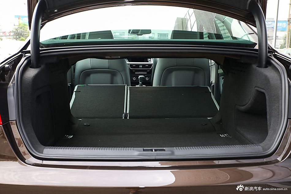 2015款奥迪A4L 35TFSI自动技术型