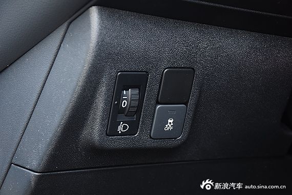 2015款雪铁龙C3-XR 1.6L 自动先锋型