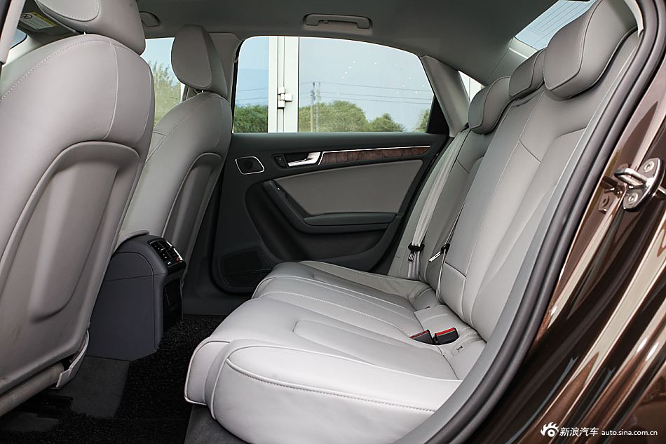 2015款奥迪A4L 35TFSI自动技术型