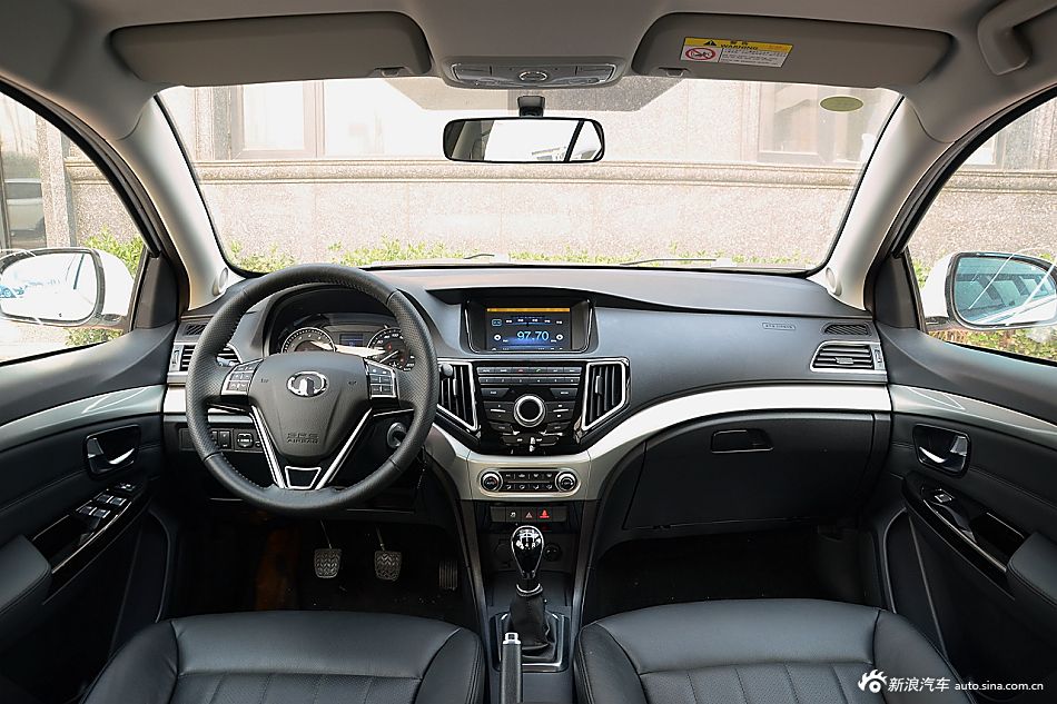 不超8万的选择 实拍新款长城C30