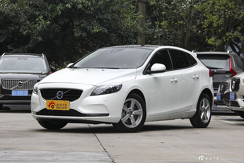 2016款沃尔沃V40 1.5T自动 T3 智逸版