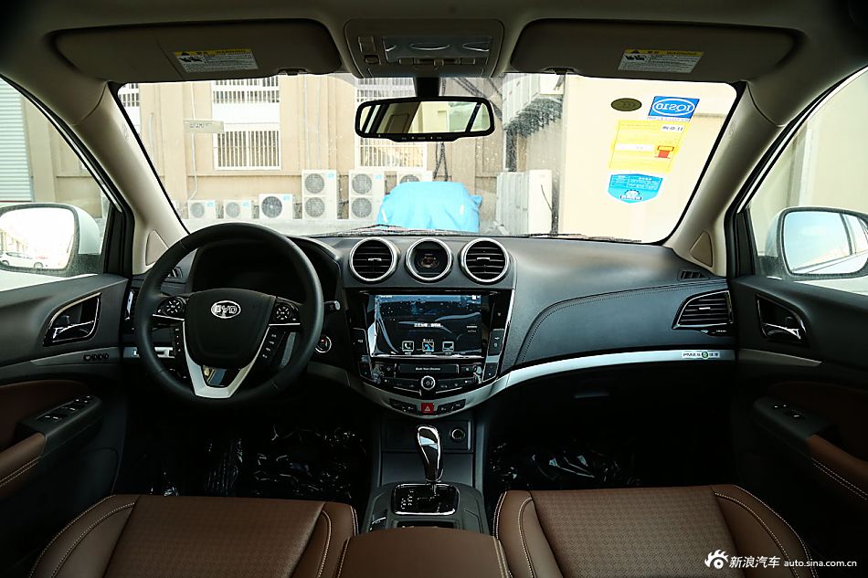 2015款比亚迪S7升级版2.0T自动旗舰型