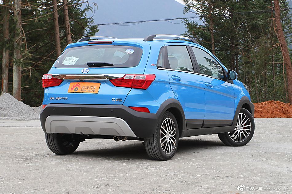 2016款昌河Q25 1.5L手动乐惠版