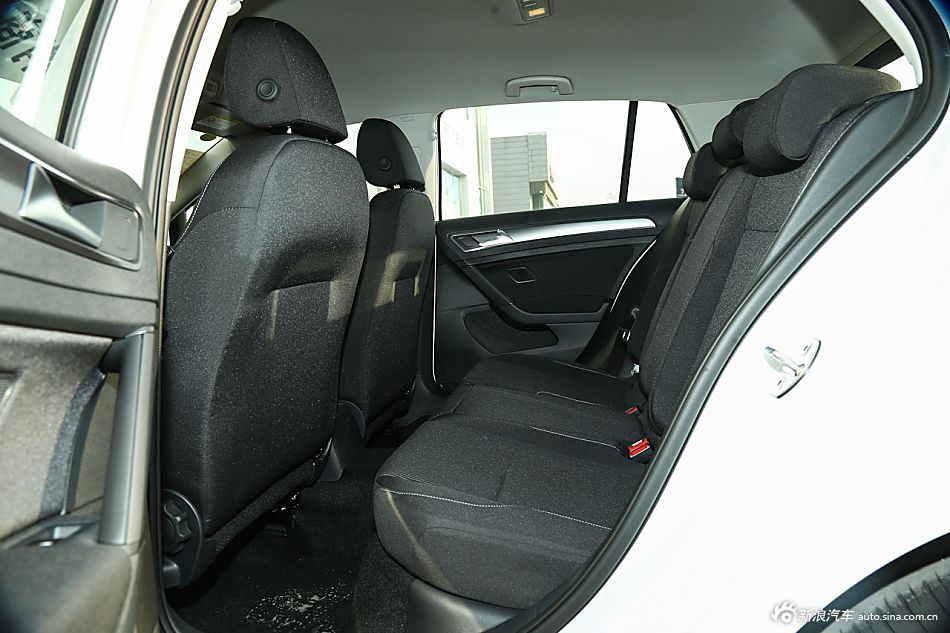 2016款高尔夫1.6L手动时尚型