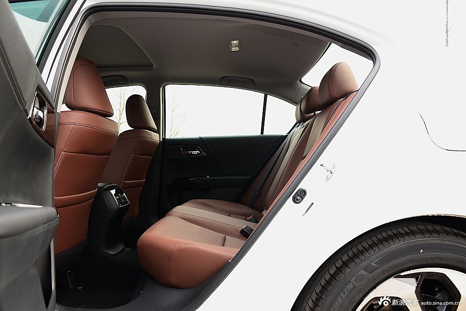 2016款雅阁2.4L自动智尊版