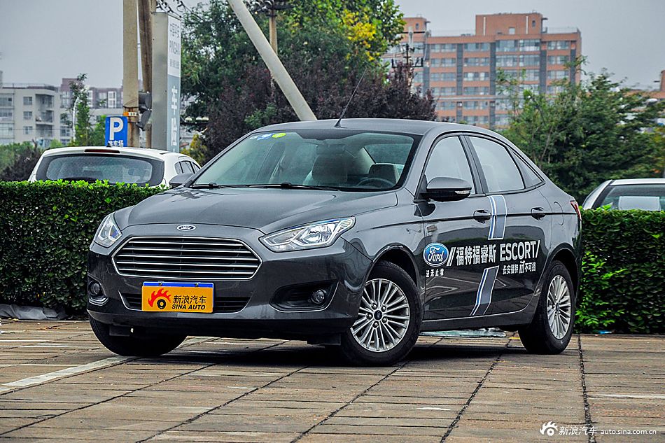 2015款福睿斯1.5L自动时尚型