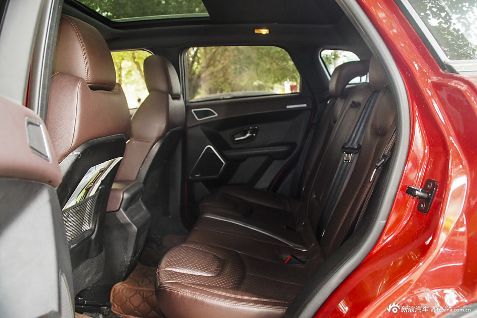 2015款陆风X7 2.0T自动全景旗舰版