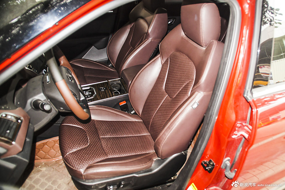 2015款陆风X7 2.0T自动全景旗舰版