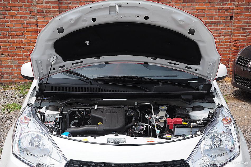 2015款奥拓1.0L自动限定版