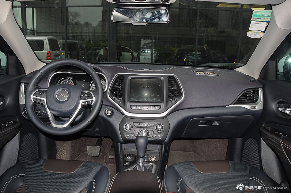 2016款自由光2.4L自动全能版