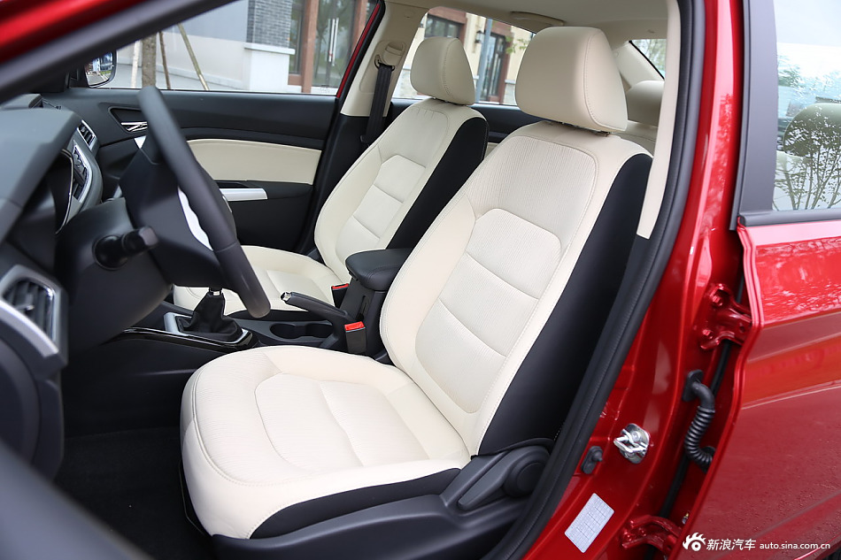 2016款悦翔V7 1.0T手动劲驰新锐型