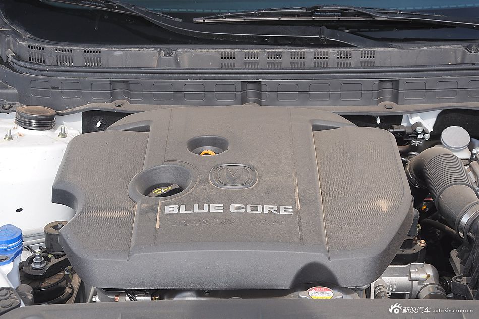 2015款悦翔V7 1.6L手动乐趣型