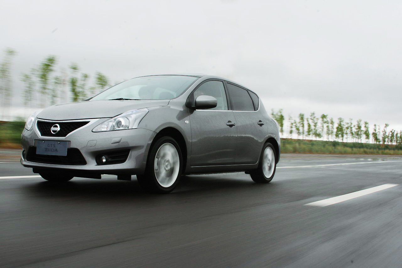 2011款骐达gts 1.6t xv-safety cvt致酷版 试车