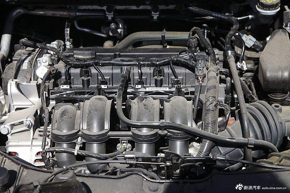 2015款福睿斯1.5L自动时尚型