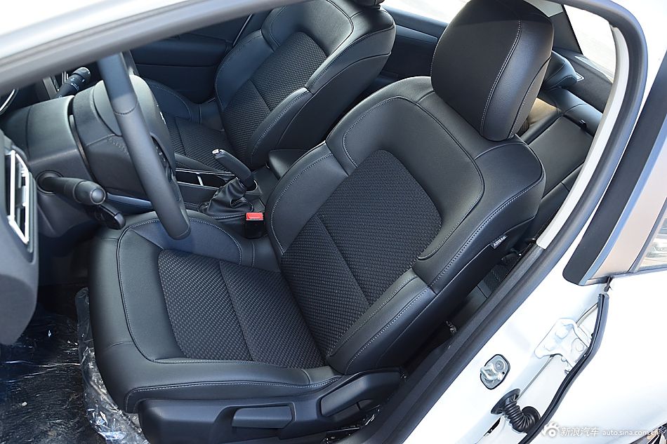 2016款雪铁龙C4世嘉1.6L手动豪华型