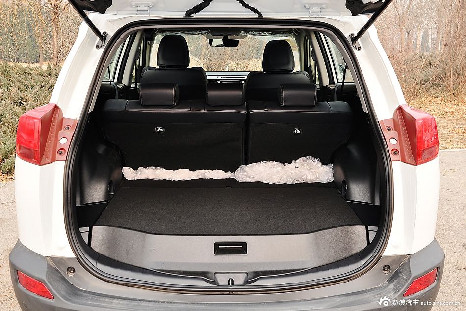 2015款RAV4 2.0L CVT四驱新锐版