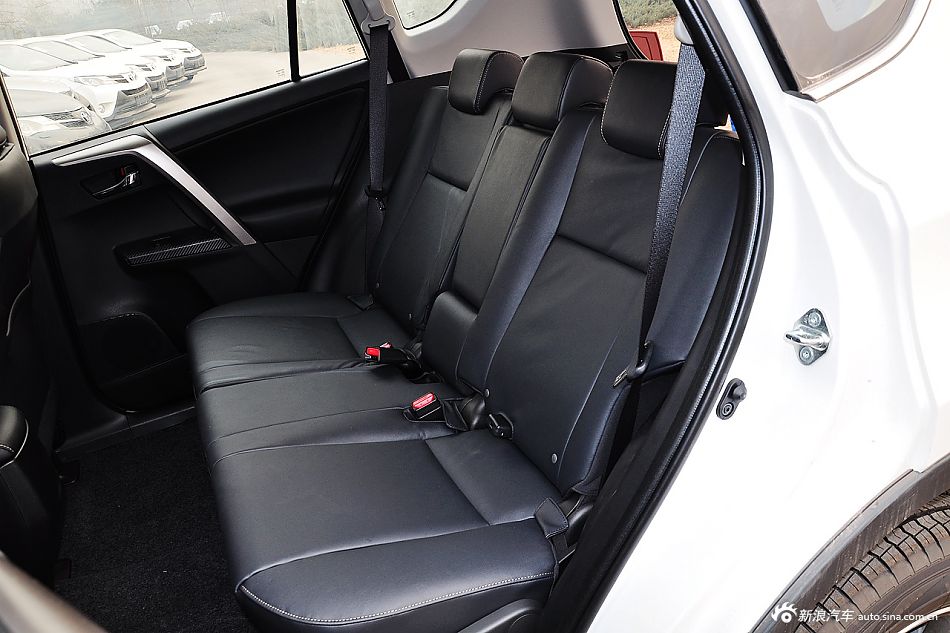 2015款RAV4 2.0L CVT四驱新锐版