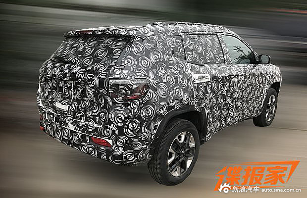 国产指南者Trailhawk谍照