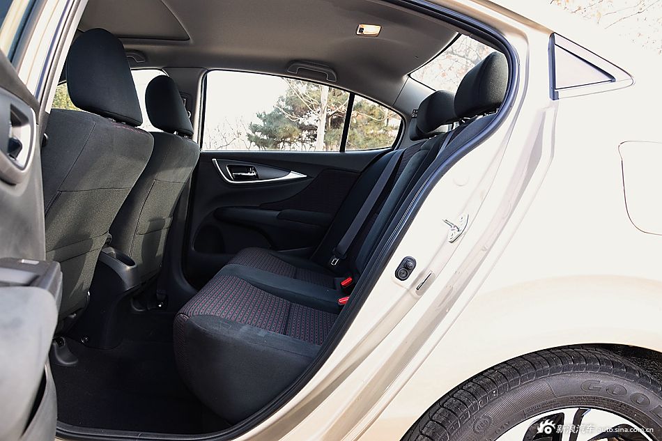 2016款凌派1.8L自动领先版