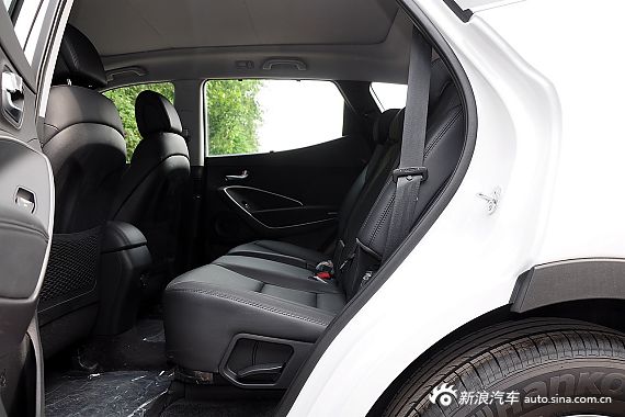 2015款全新胜达2.4L自动两驱GLS