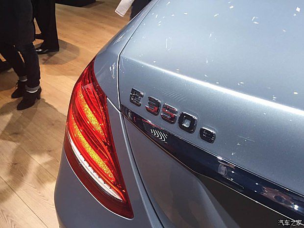 2016北美车展：奔驰新E350e插电混动版
