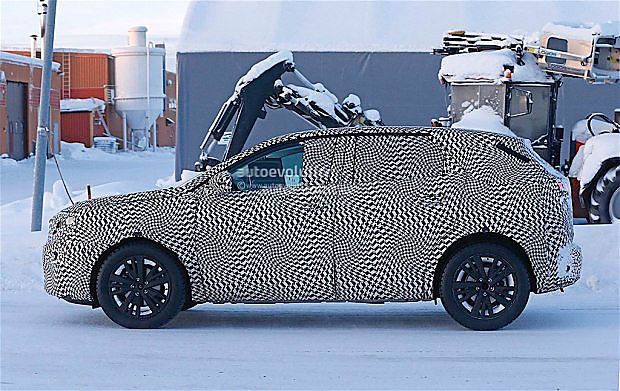 标致全新3008路试谍照