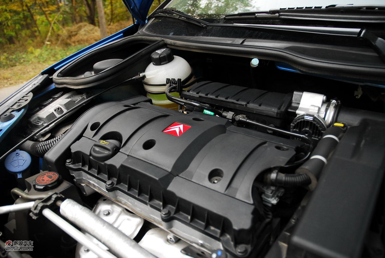 2012款雪铁龙c2 1.6升自动挡发动机