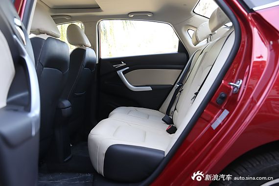 2015款悦翔V7 1.6L自动乐趣型