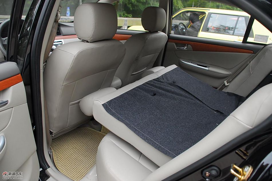力帆620贺岁版内饰_力帆620空间图片227201_汽车图库_新浪汽车_新浪网