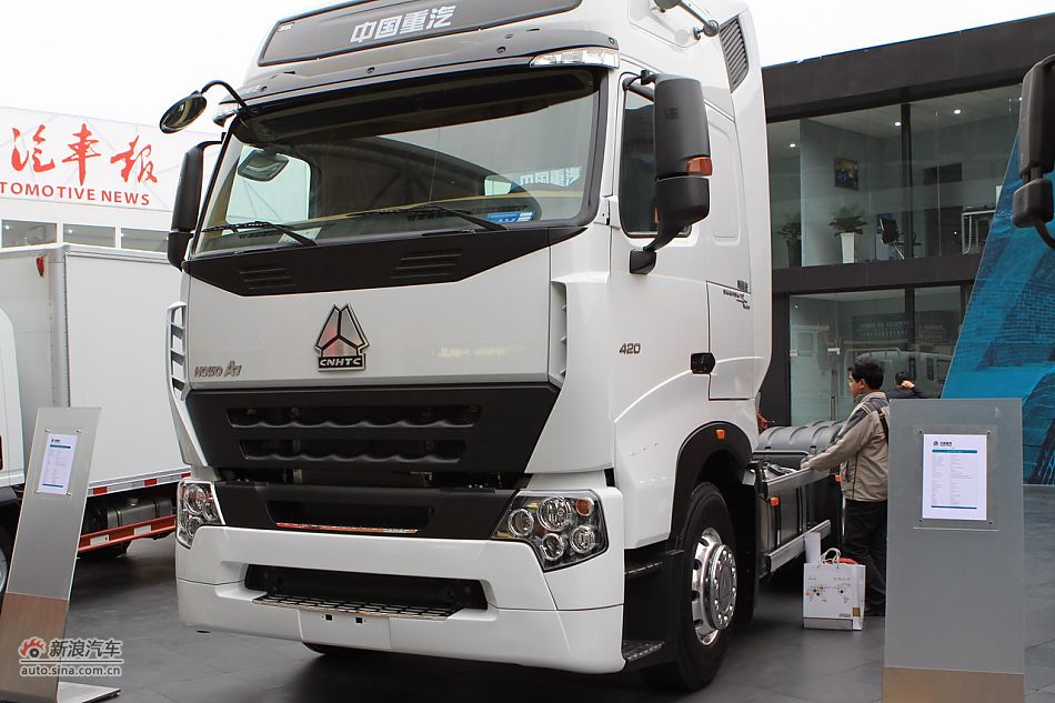 2011上海车展十大"擎天柱"拖头重卡