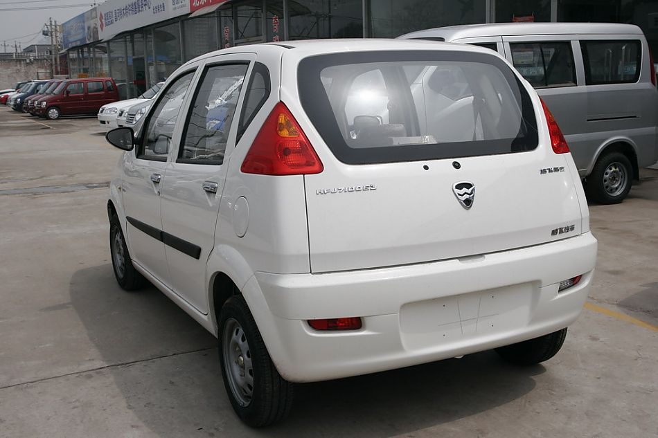 哈飞路宝尾部_路宝图片36493_汽车图库_新浪汽车_新浪网