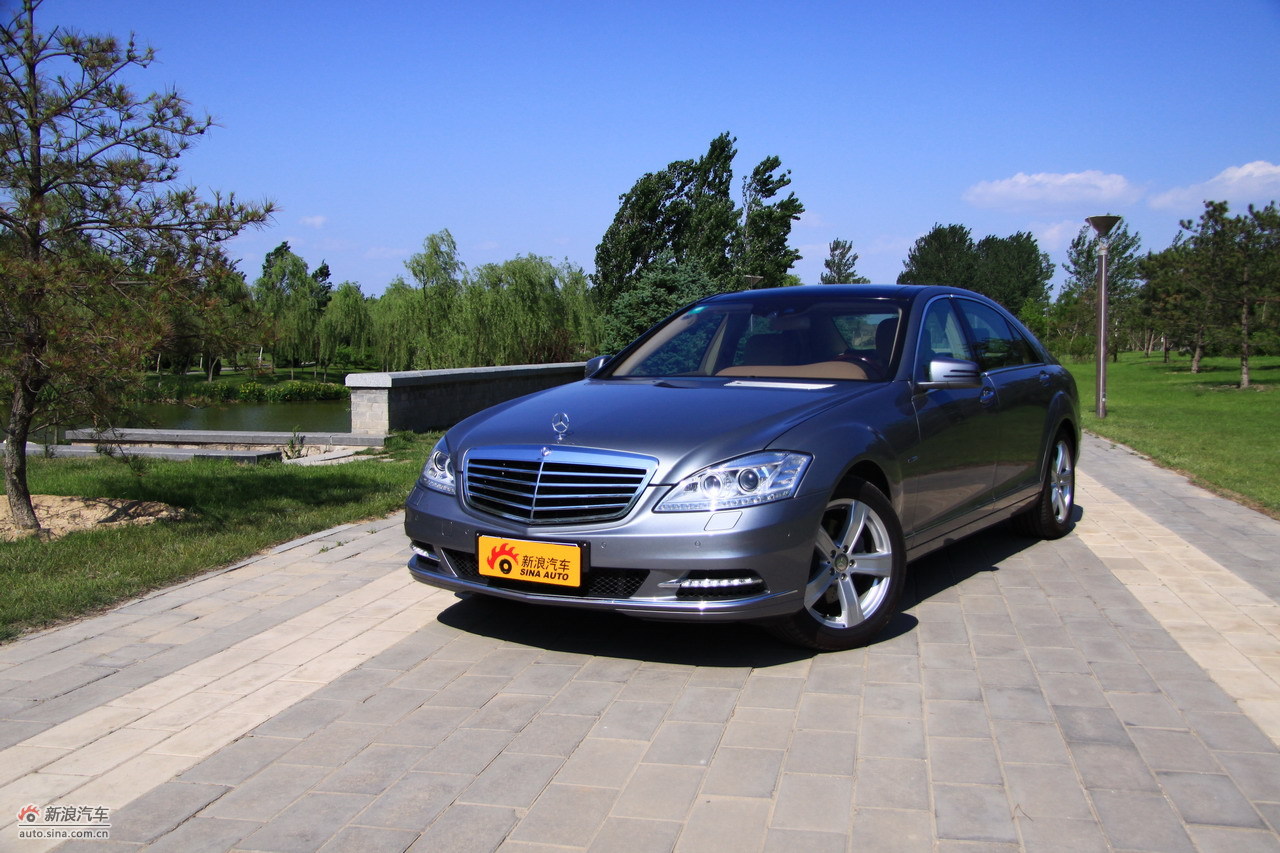 奔驰s400 hybrid外观