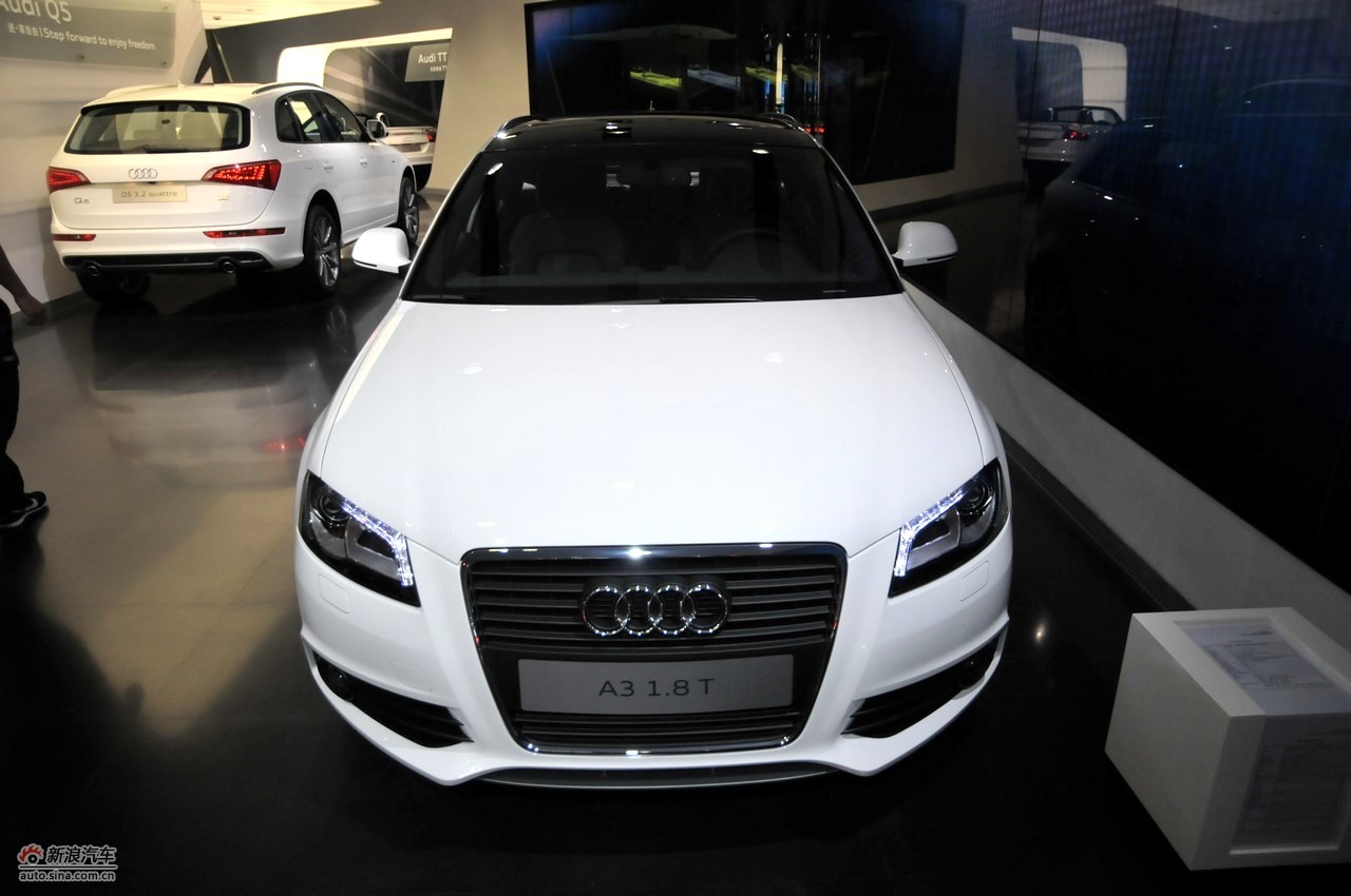 奥迪a3 sportback-朱鹭白