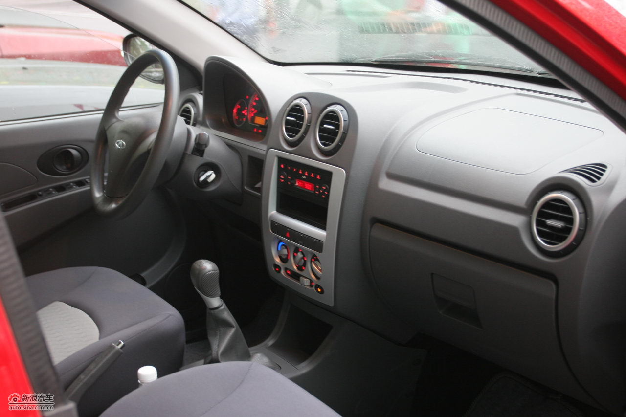 奇瑞旗云1内饰及细节